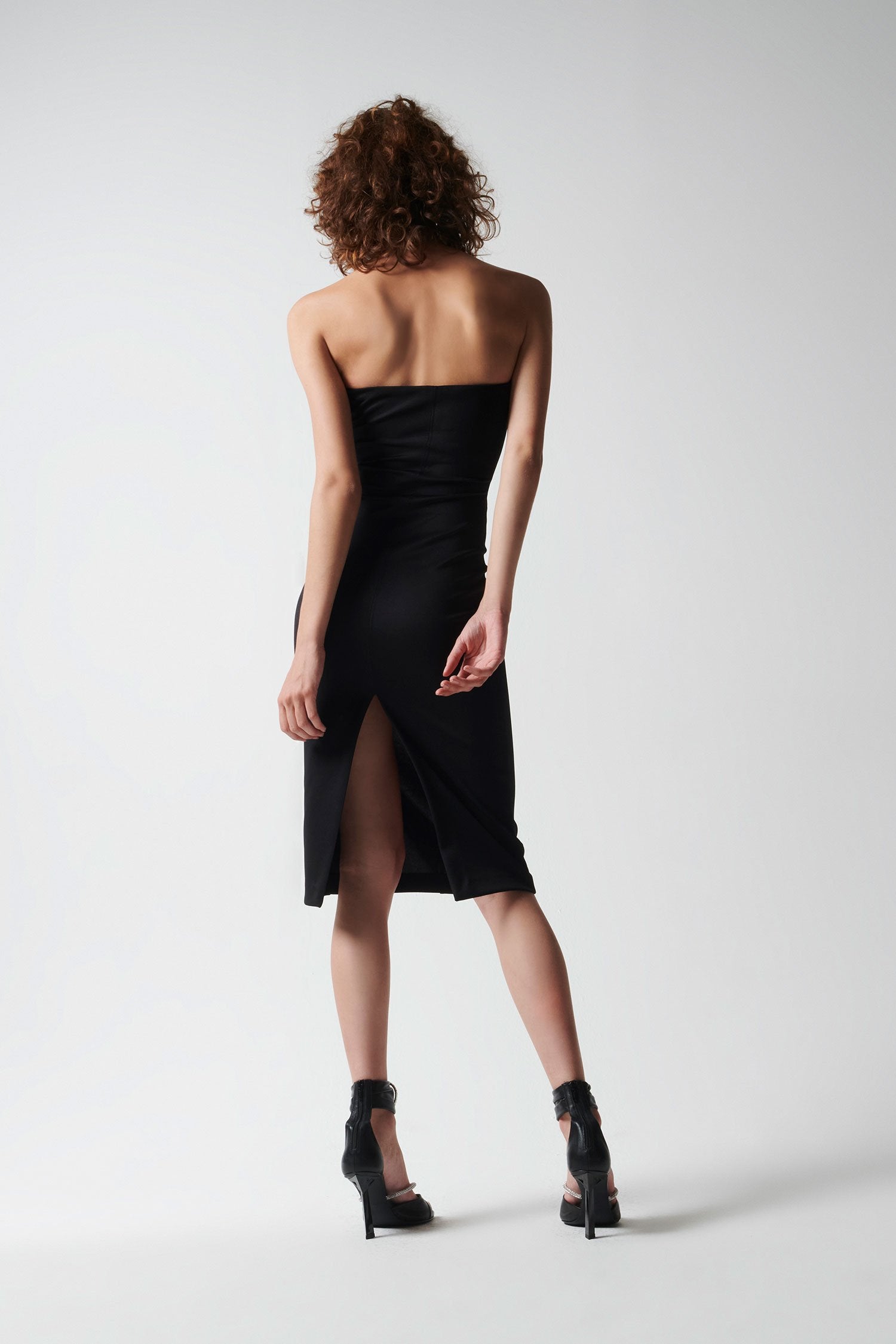 ΦΟΡΕΜΑ HOLE SIENNA ANIYEBY