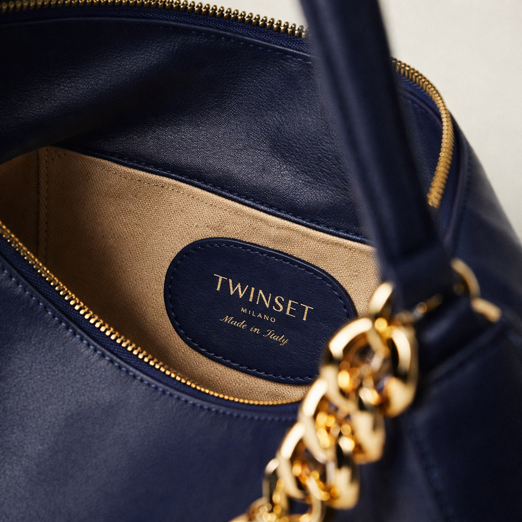 ‘LILIANE’ ΔΕΡΜΑΤΙΝΗ ΤΣΑΝΤΑ (BLUE) TWINSET