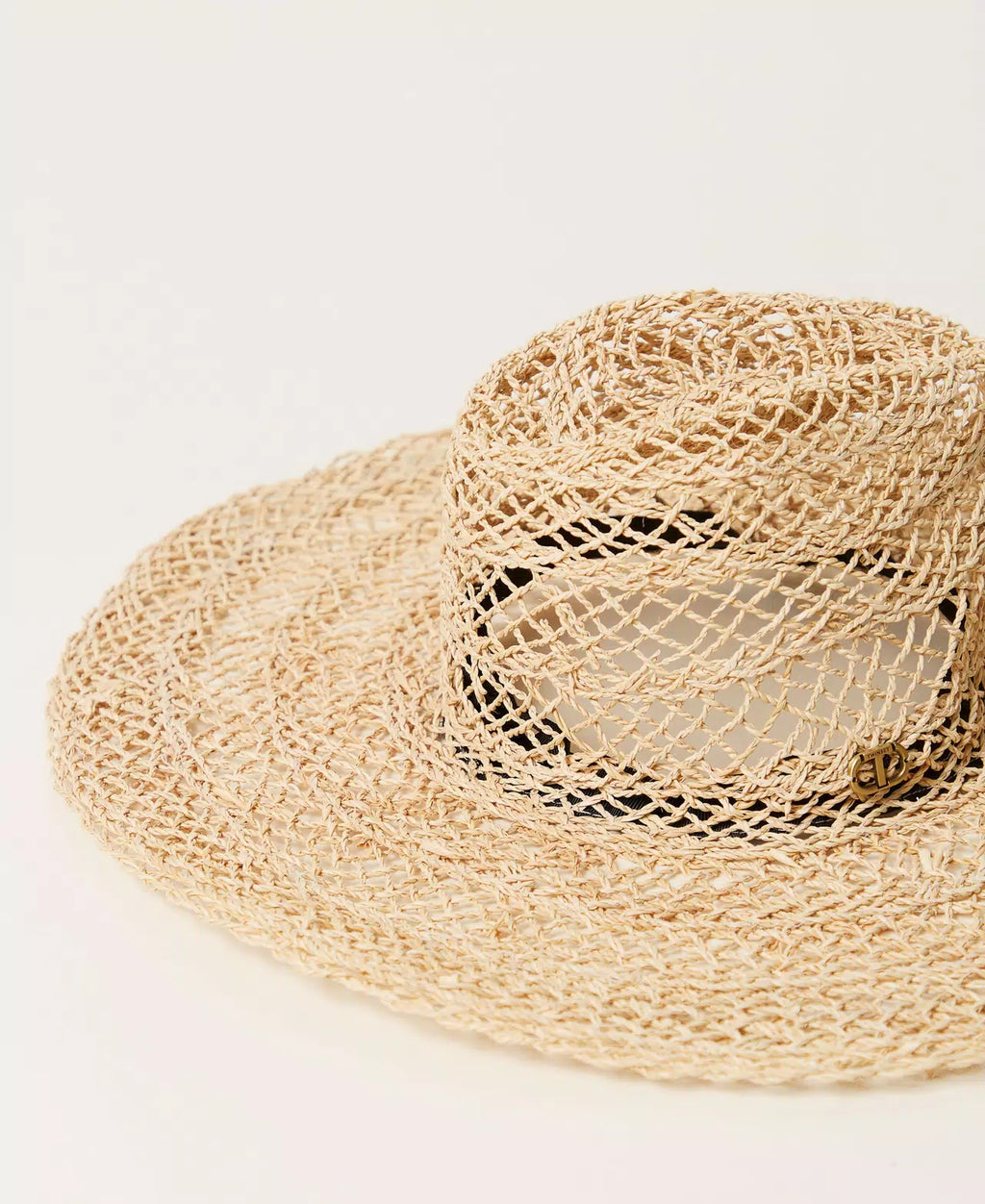 ΨΑΘΙΝΟ ΚΑΠΕΛΟ ΜΕ ΦΑΡΔΥ ΓΕΙΣΟ TWINSET