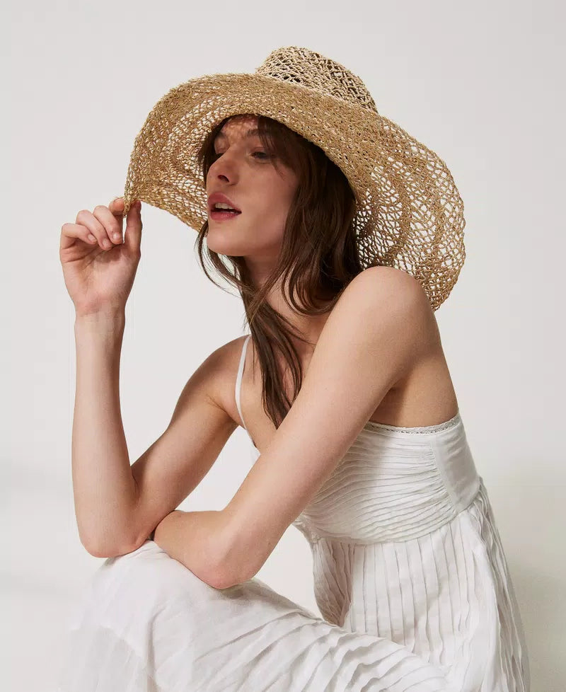 ΨΑΘΙΝΟ ΚΑΠΕΛΟ ΜΕ ΦΑΡΔΥ ΓΕΙΣΟ TWINSET