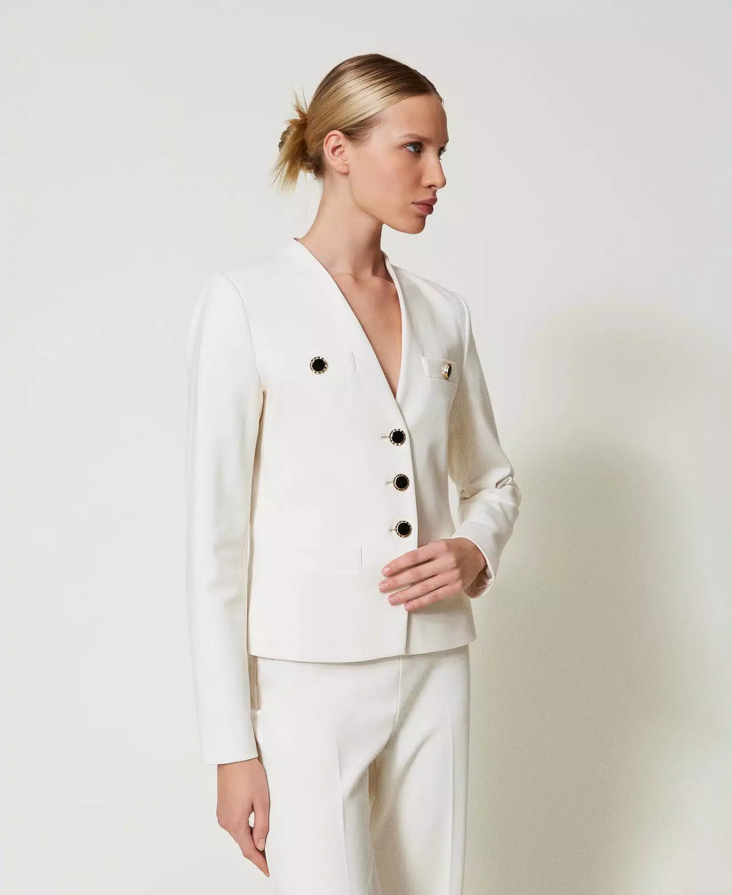 BLAZER JACKET ΜΕ ΔΙΑΚΟΣΜΗΤΙΚΑ ΚΟΥΜΠΙΑ TWINSET