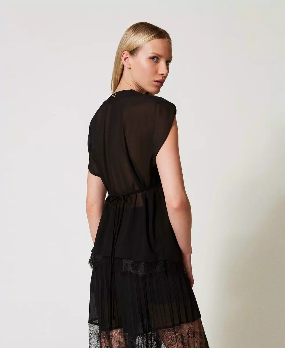 ΜΠΛΟΥΖΑ ΜΕ ΔΑΝΤΕΛΑ TWINSET