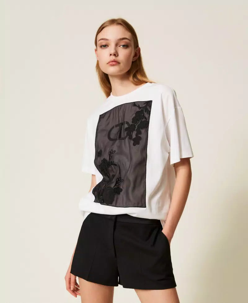 T-SHIRT ΜΕ ΤΟΥΛΙ ΚΑΙ ΚΕΝΤΗΜΑ ΜΕ ΛΟΥΛΟΥΔΙΑ TWINSET