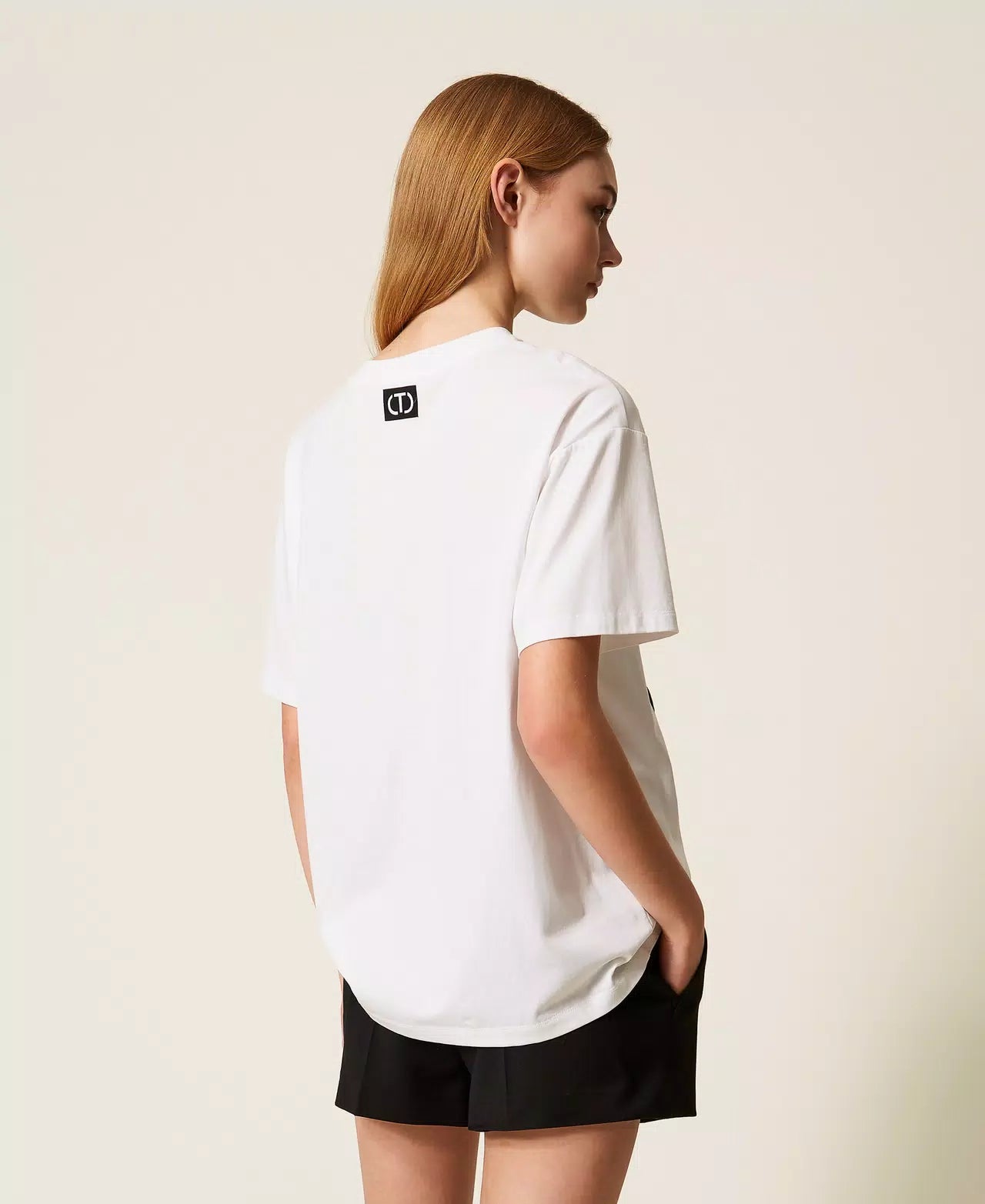 T-SHIRT ΜΕ ΤΟΥΛΙ ΚΑΙ ΚΕΝΤΗΜΑ ΜΕ ΛΟΥΛΟΥΔΙΑ TWINSET