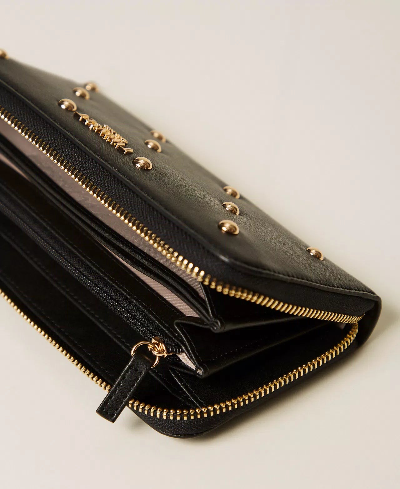 ΜΕΓΑΛΟ ΠΟΡΤΟΦΟΛΙ ΜΕ ΤΡΟΥΚ TWINSET