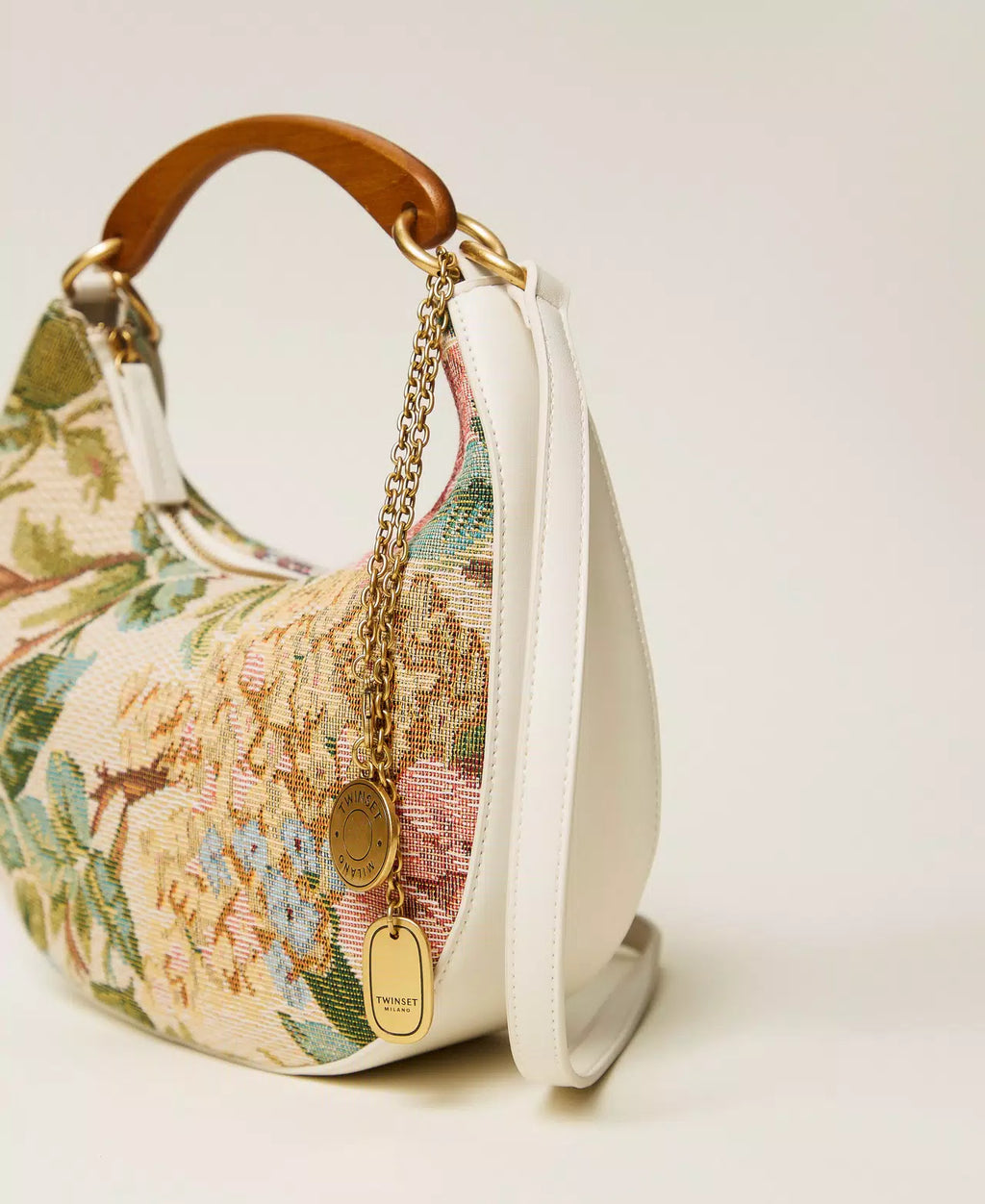 ΖΑΚΑΡ ΤΣΑΝΤΑ 'CROISSANT' ΜΕ CHARMS TWINSET