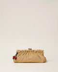 ΤΣΑΝΤΑ CLUTCH ΑΠΟ RAFFIA ΜΕ CHARM TWINSET