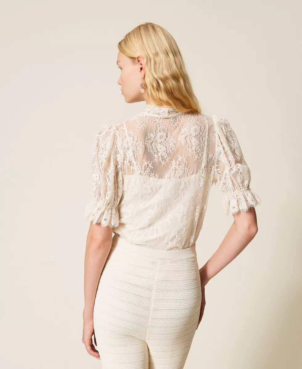 ΠΟΥΚΑΜΙΣΟ ΑΠΟ ΔΑΝΤΕΛΑ TWINSET