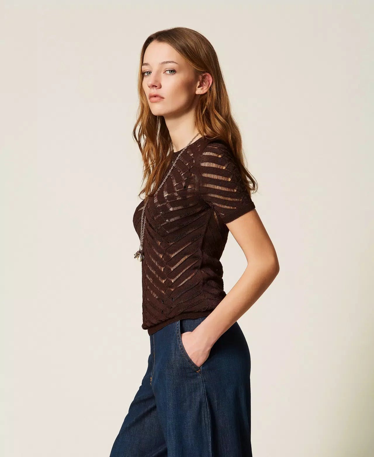 ΕΦΑΡΜΟΣΤΗ ΜΠΛΟΥΖΑ ΣΕ ΣΧΗΜΑ CHEVRON TWINSET