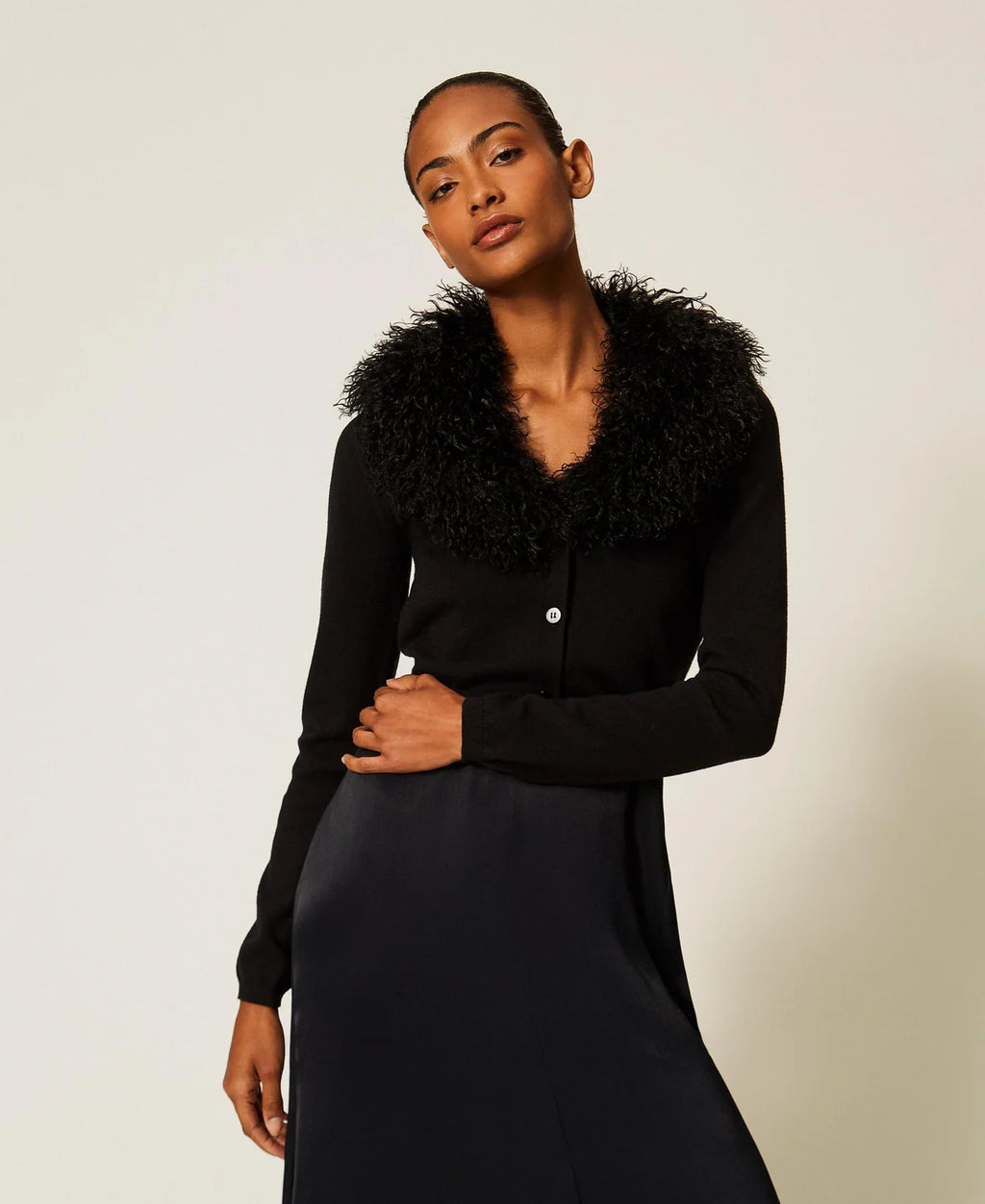ΚΟΝΤΗ ΖΑΚΕΤΑ ΜΕ FAUX FUR TWINSET