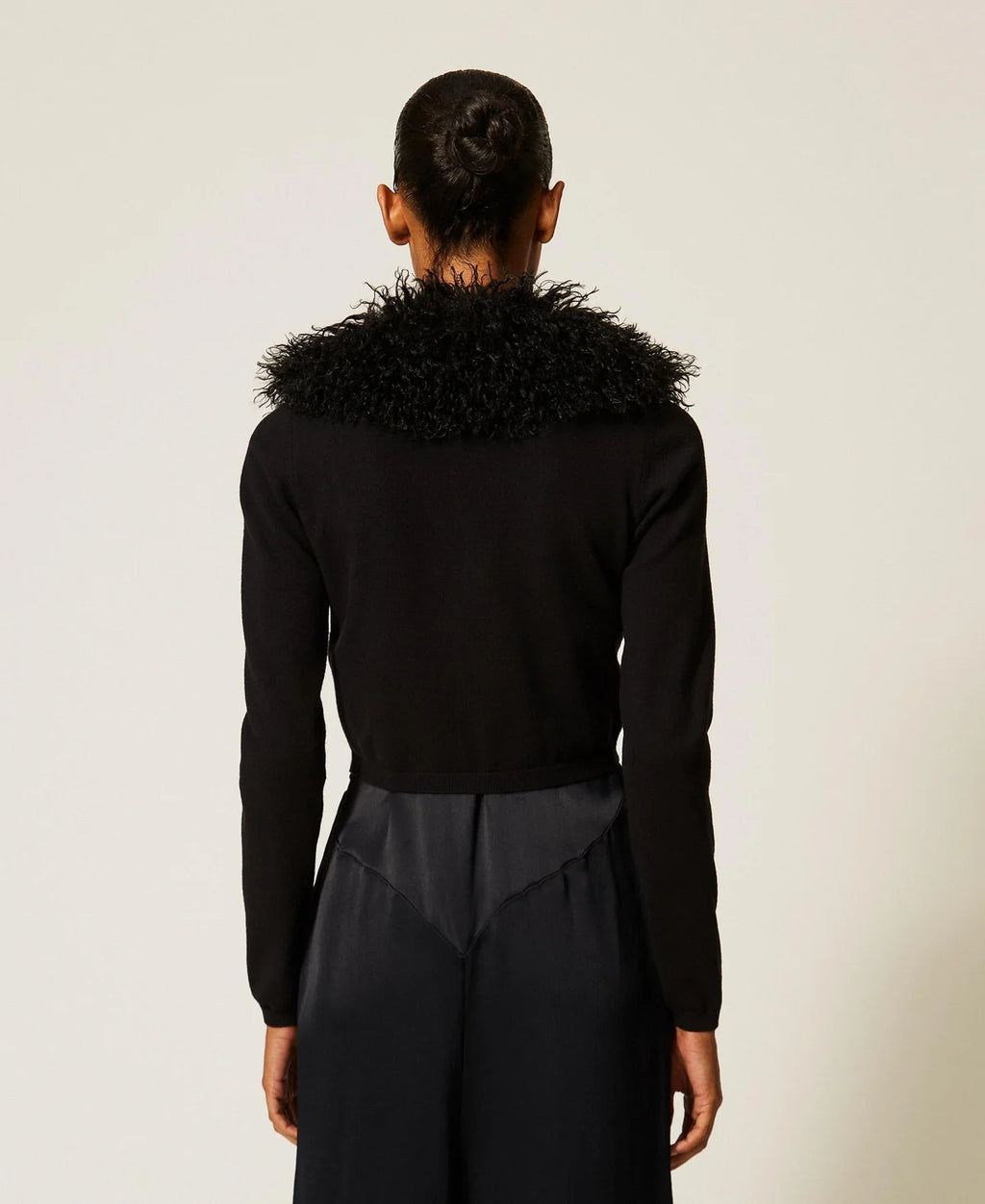 ΚΟΝΤΗ ΖΑΚΕΤΑ ΜΕ FAUX FUR TWINSET