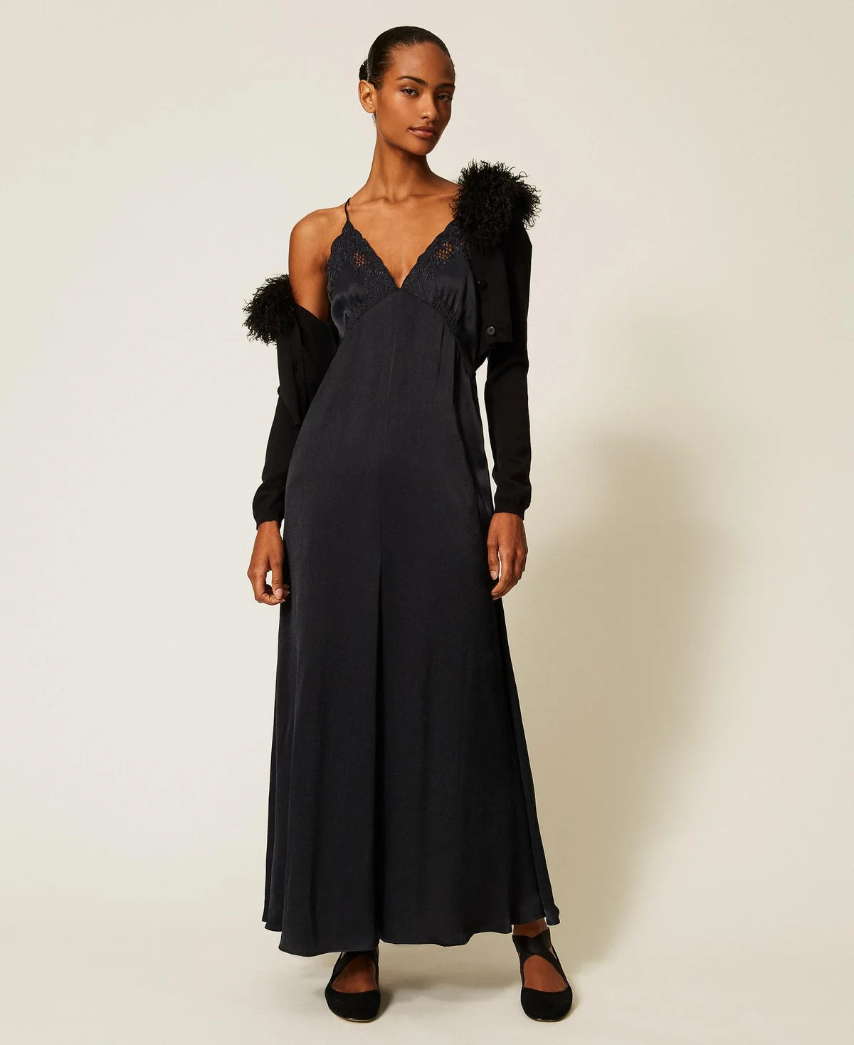 ΚΟΝΤΗ ΖΑΚΕΤΑ ΜΕ FAUX FUR TWINSET