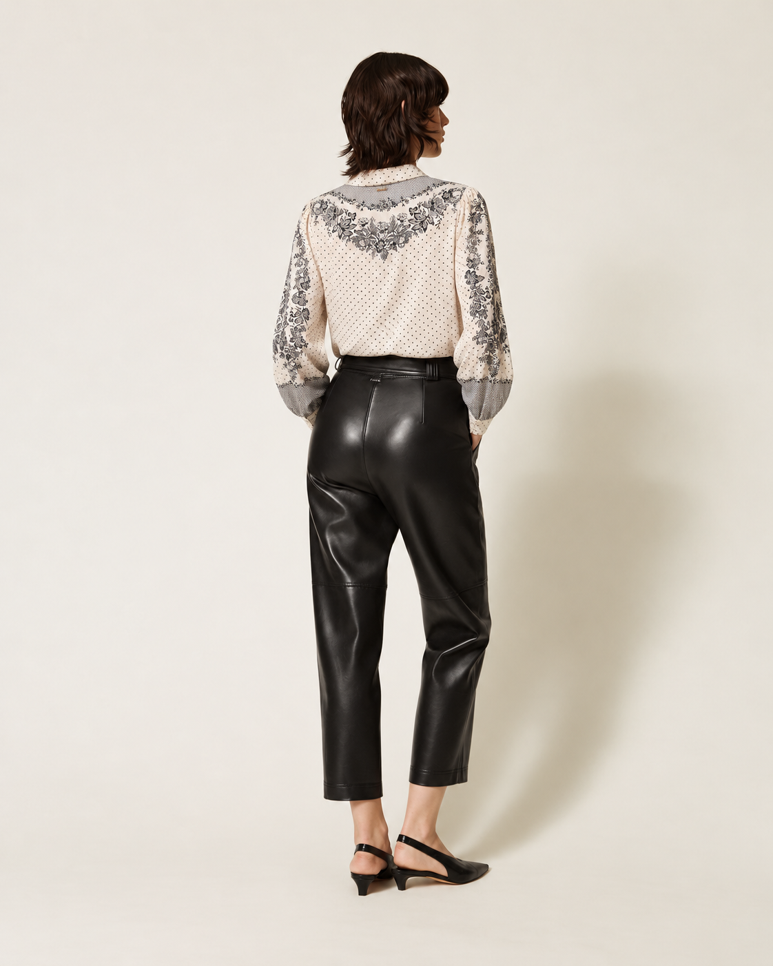 ΠΑΝΤΕΛΟΝΙ ΜΕ ΟΨΗ ΔΕΡΜΑΤΟΣ ΚΑΙ ΖΩΝΗ (BLACK) TWINSET