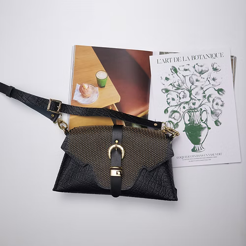 "GO YOUR OWN WAY” ΤΣΑΝΤΑ ΩΜΟΥ INDIVIDUAL