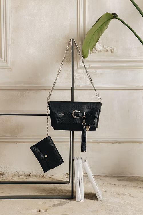 "REGRET ME” ΤΣΑΝΤΑ ΩΜΟΥ (BLACK) INDIVIDUAL