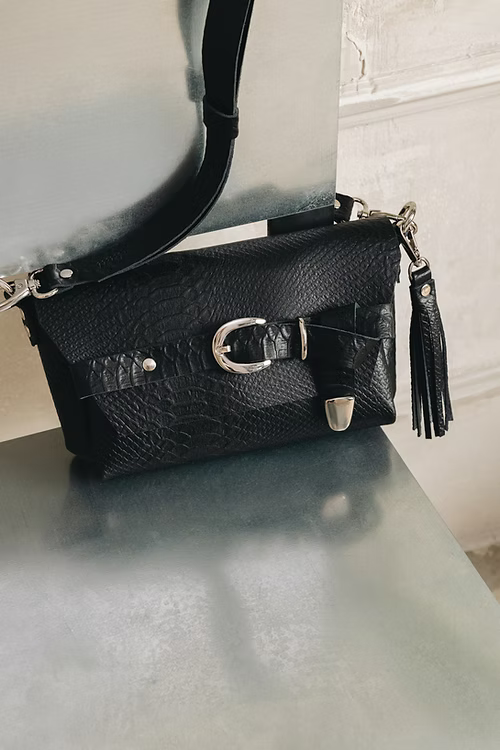 "REGRET ME” ΤΣΑΝΤΑ ΩΜΟΥ (BLACK) INDIVIDUAL