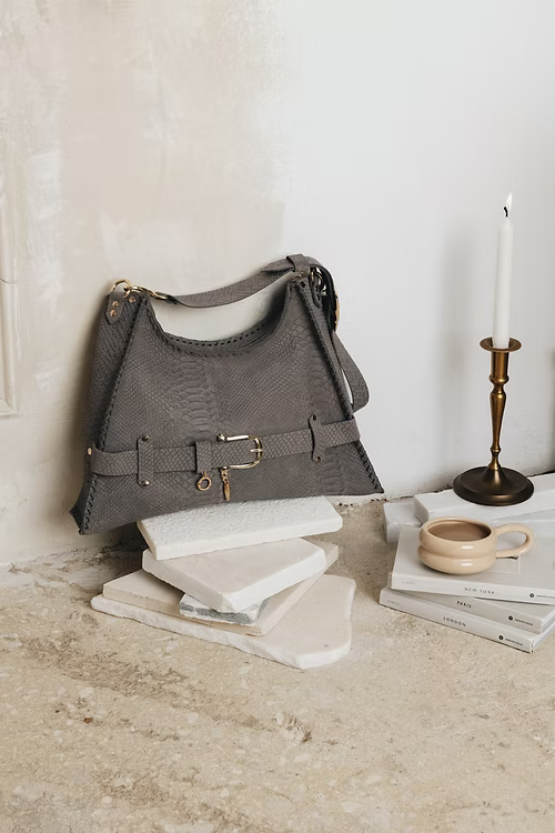 "TOGETHER IN ELECTRIC DREAMS” ΤΣΑΝΤΑ ΩΜΟΥ (GRAY SUEDE) INDIVIDUAL