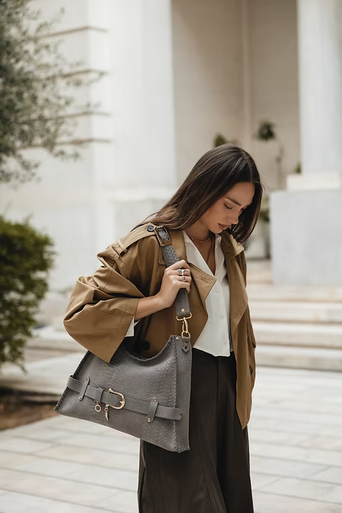 "TOGETHER IN ELECTRIC DREAMS” ΤΣΑΝΤΑ ΩΜΟΥ (GRAY SUEDE) INDIVIDUAL