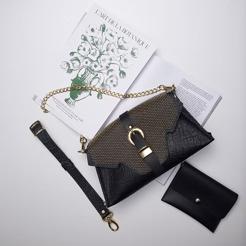 "GO YOUR OWN WAY” ΤΣΑΝΤΑ ΩΜΟΥ INDIVIDUAL