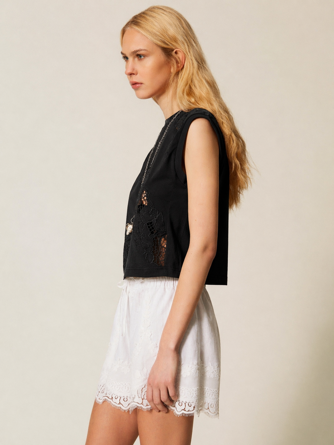 ΜΠΛΟΥΖΑ ΜΕ ΚΕΝΤΗΜΑ SANGALLO (BLACK) TWINSET