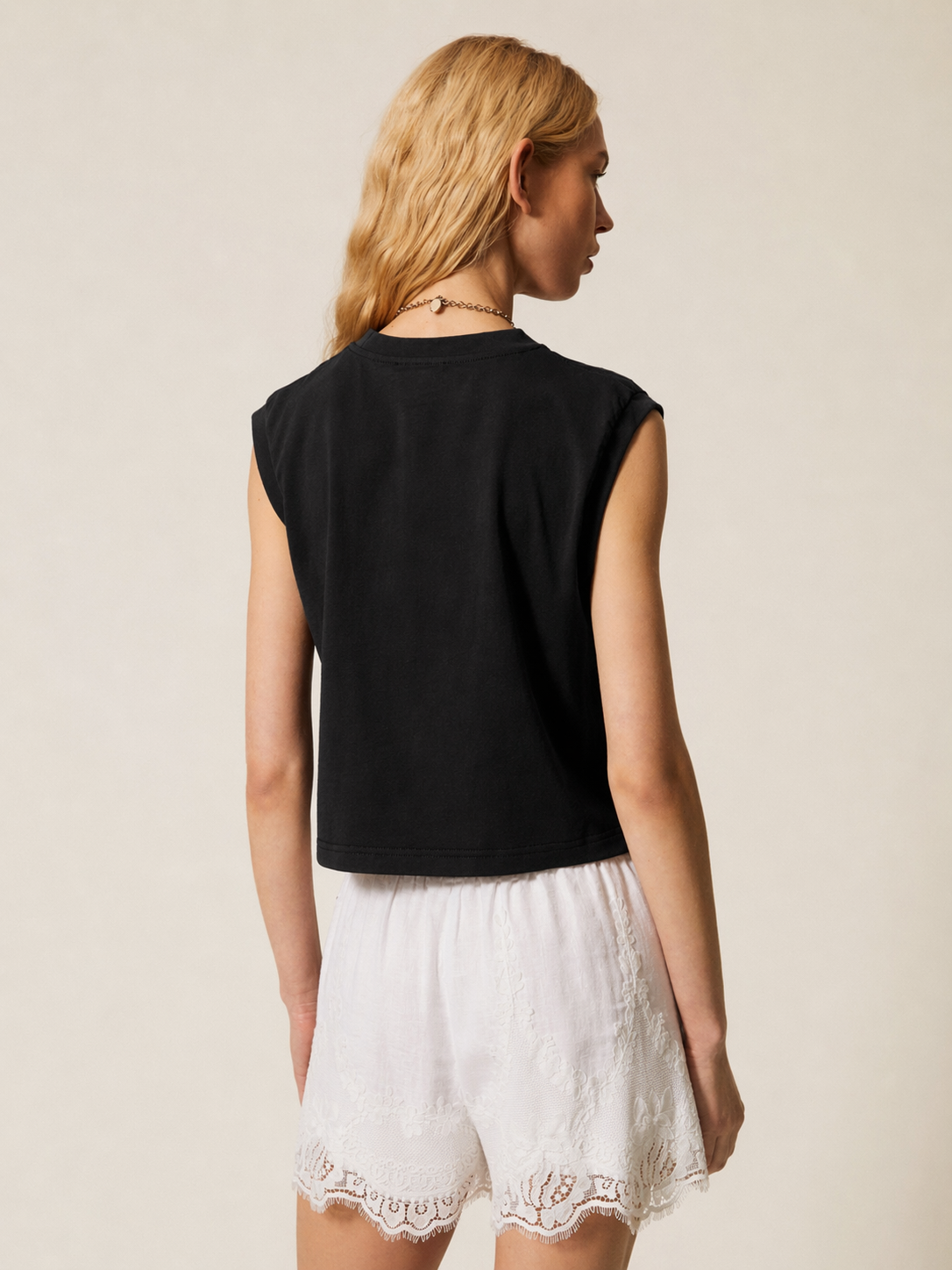 ΜΠΛΟΥΖΑ ΜΕ ΚΕΝΤΗΜΑ SANGALLO (BLACK) TWINSET