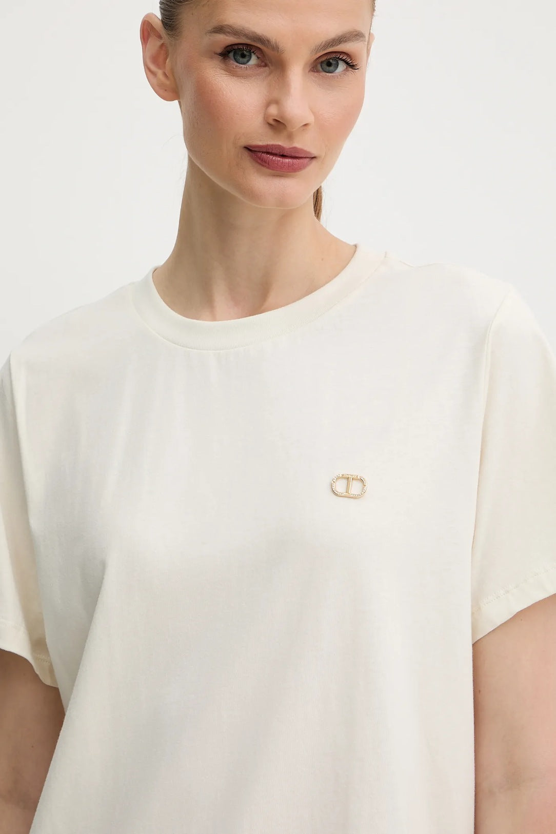 T-SHIRT ΜΕ ΠΛΑΚΑ ΣΤΡΑΣ ΟΒΑΛ Τ TWINSET