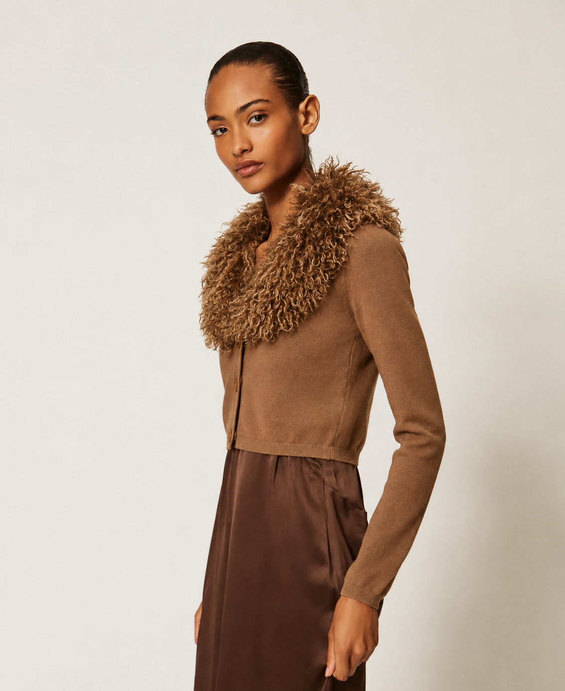 ΚΟΝΤΗ ΖΑΚΕΤΑ ΜΕ FAUX FUR TWINSET