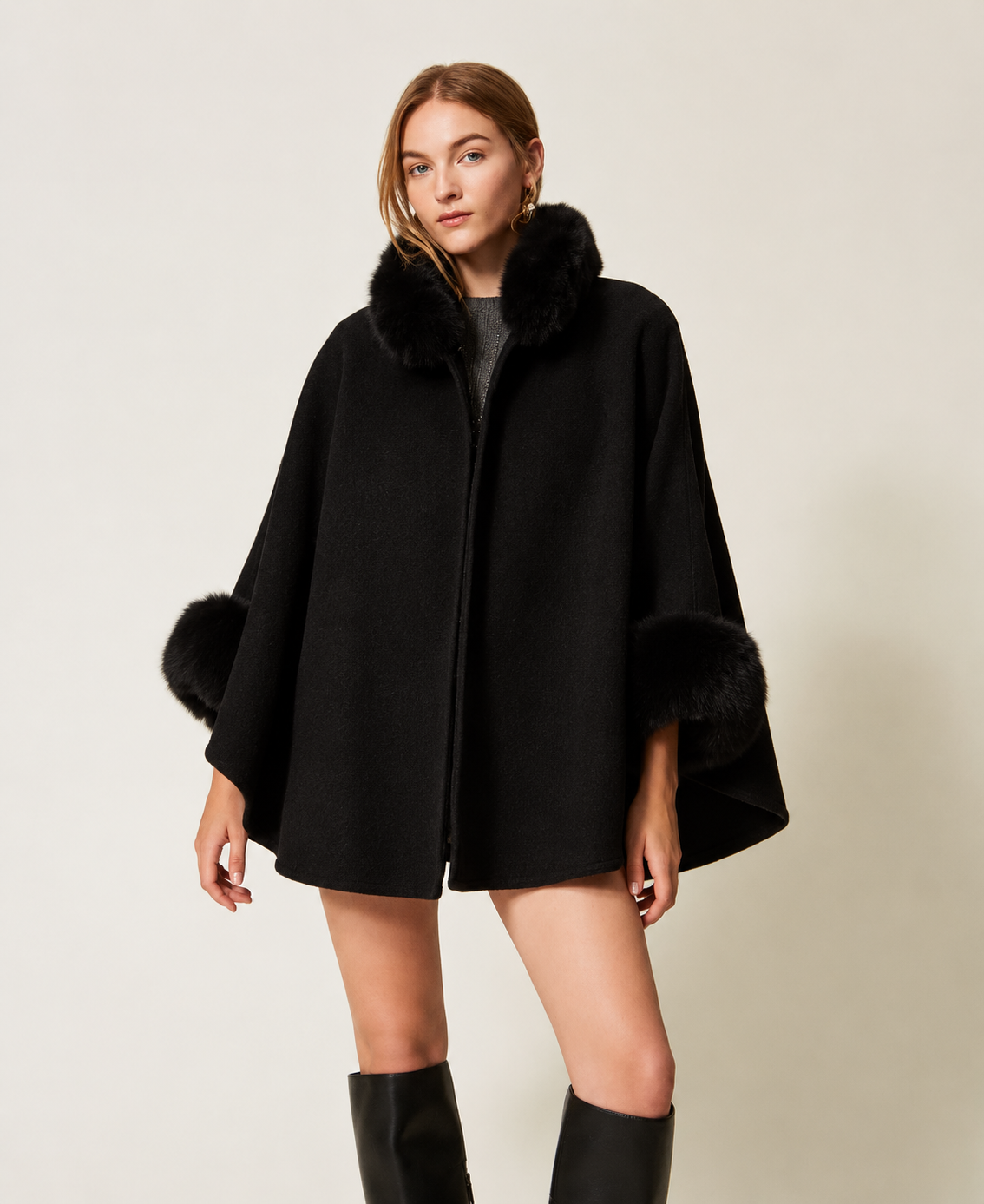ΠΟΝΤΣΟ ΜΕ ΓΟΥΝΑ (BLACK) TWINSET