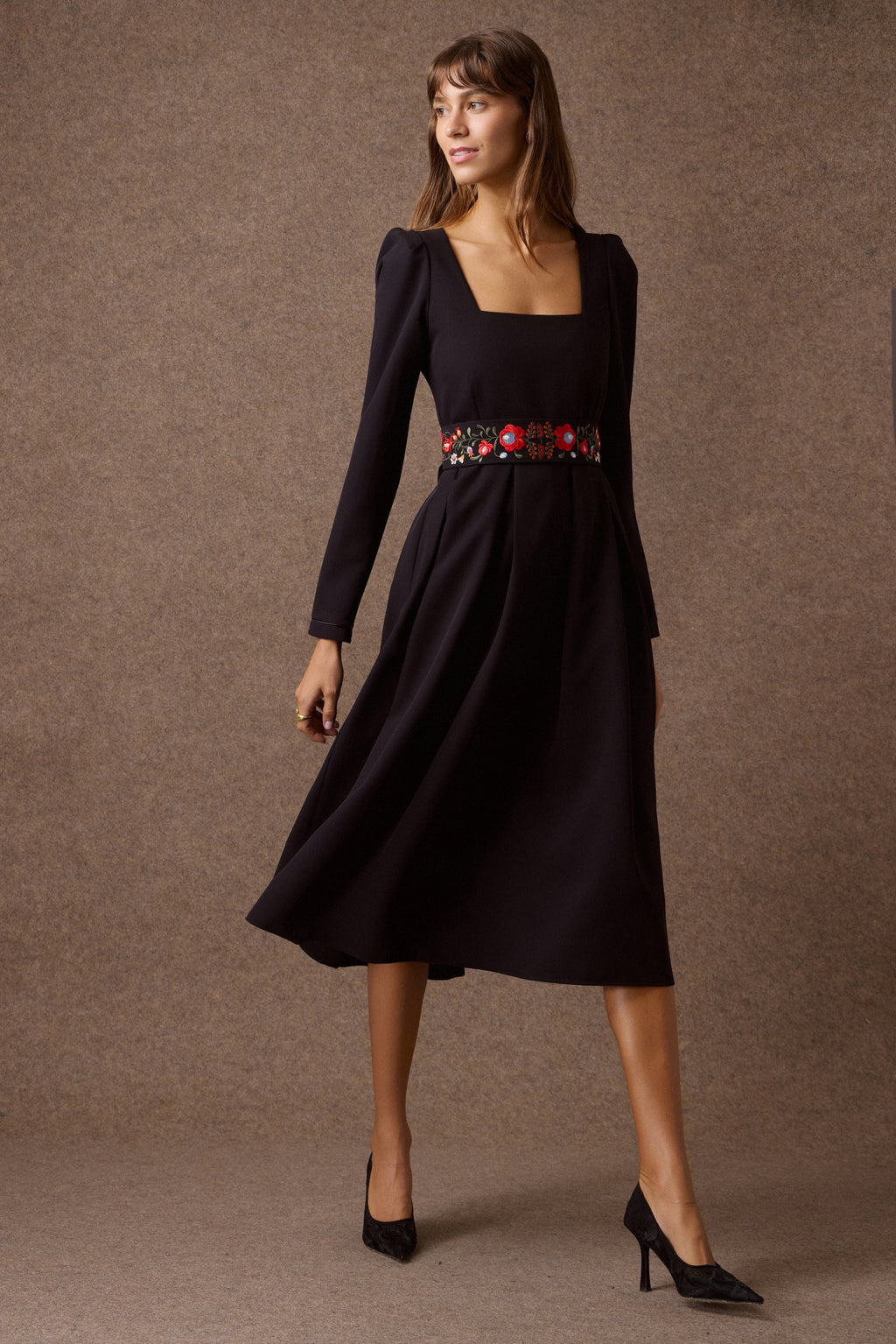 'NEFELI' ΜΙΝΤΙ ΦΟΡΕΜΑ ΜΕ ΚΕΝΤΗΜΕΝΗ ΖΩΝΗ (BLACK) MAMOUSH