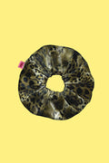 SCRUNCHIES VELVET ANIMAL PRINT (OLIVE) MAMOUSH