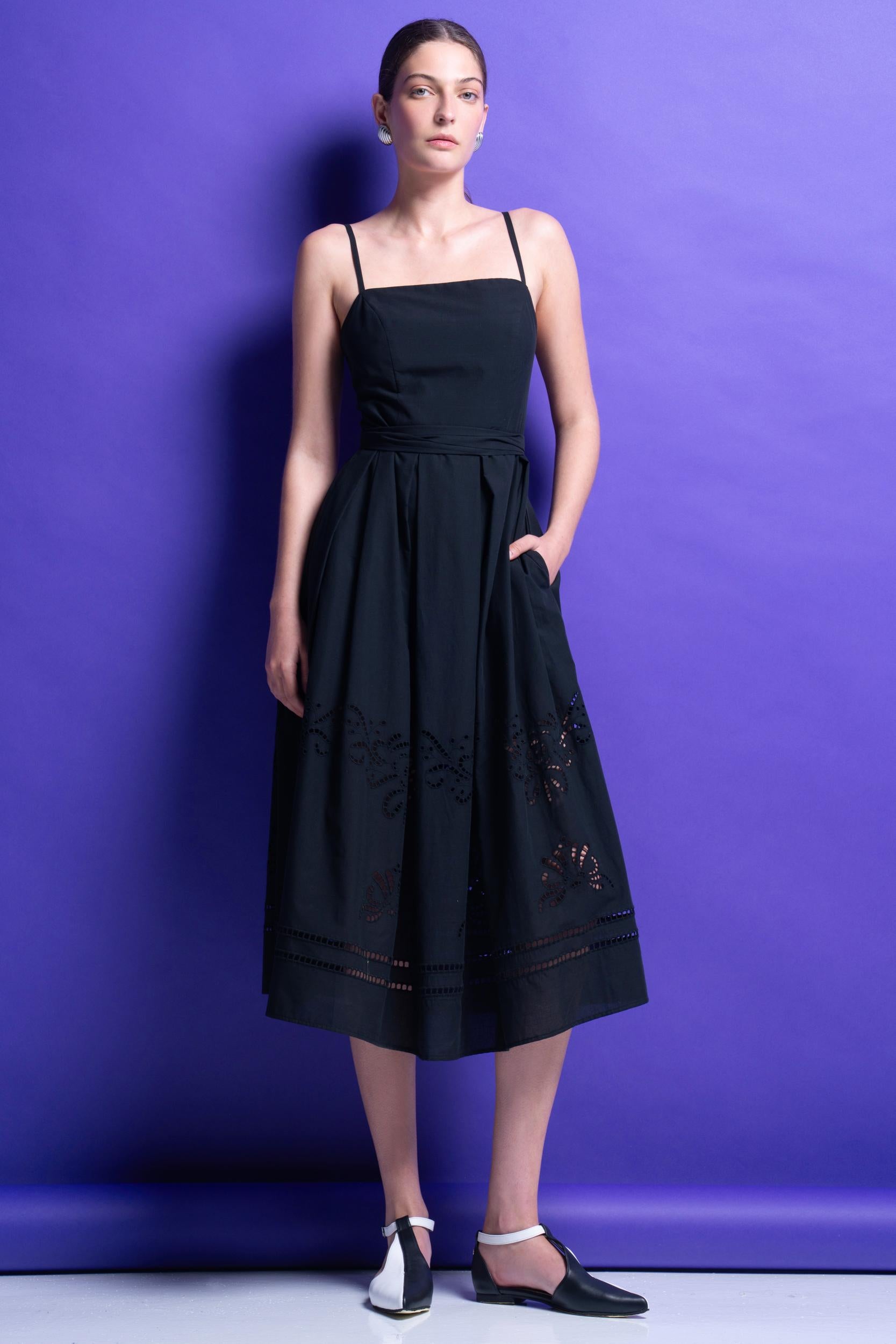 ‘KIMBERLY’ ΒΑΜΒΑΚΕΡΟ ΜΙΝΤΙ ΦΟΡΕΜΑ ΜΕ ΚΕΝΤΗΜΑ (BLACK) MAMOUSH