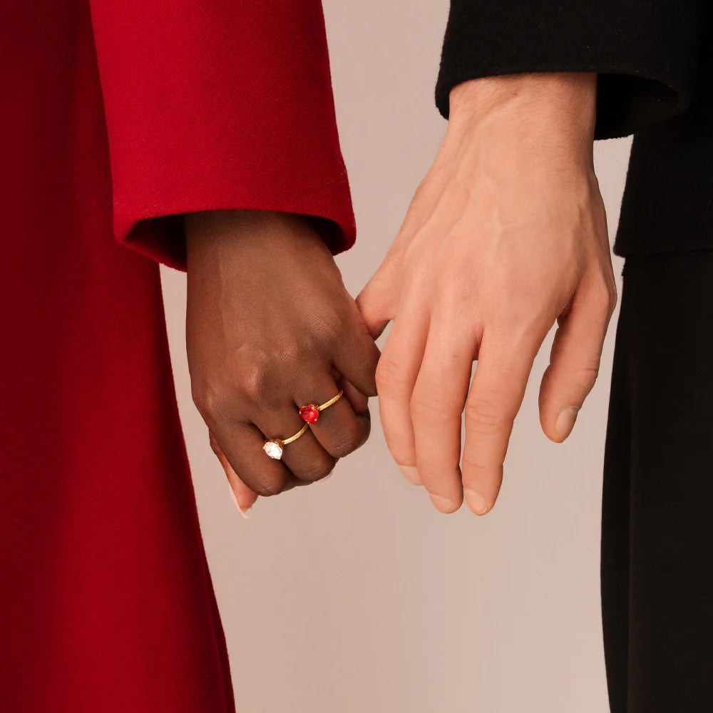 ΔΑΧΤΥΛΙΔΙ ΚΑΡΔΙΑΣ / LIGHT SIAM CAROLINE SVEBDBOM