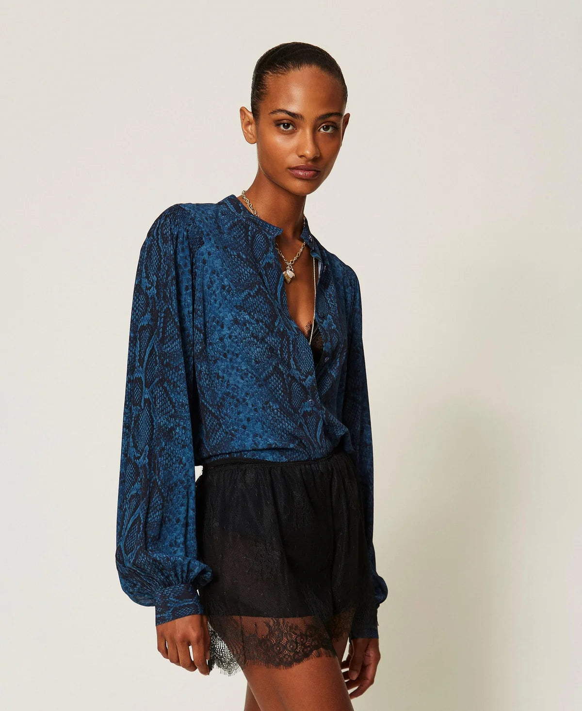 ΠΟΥΚΑΜΙΣΟ CREPE DE CHINE ΜΕ ΤΥΠΩΜΑ PYTHON (BLUE) TWINSET