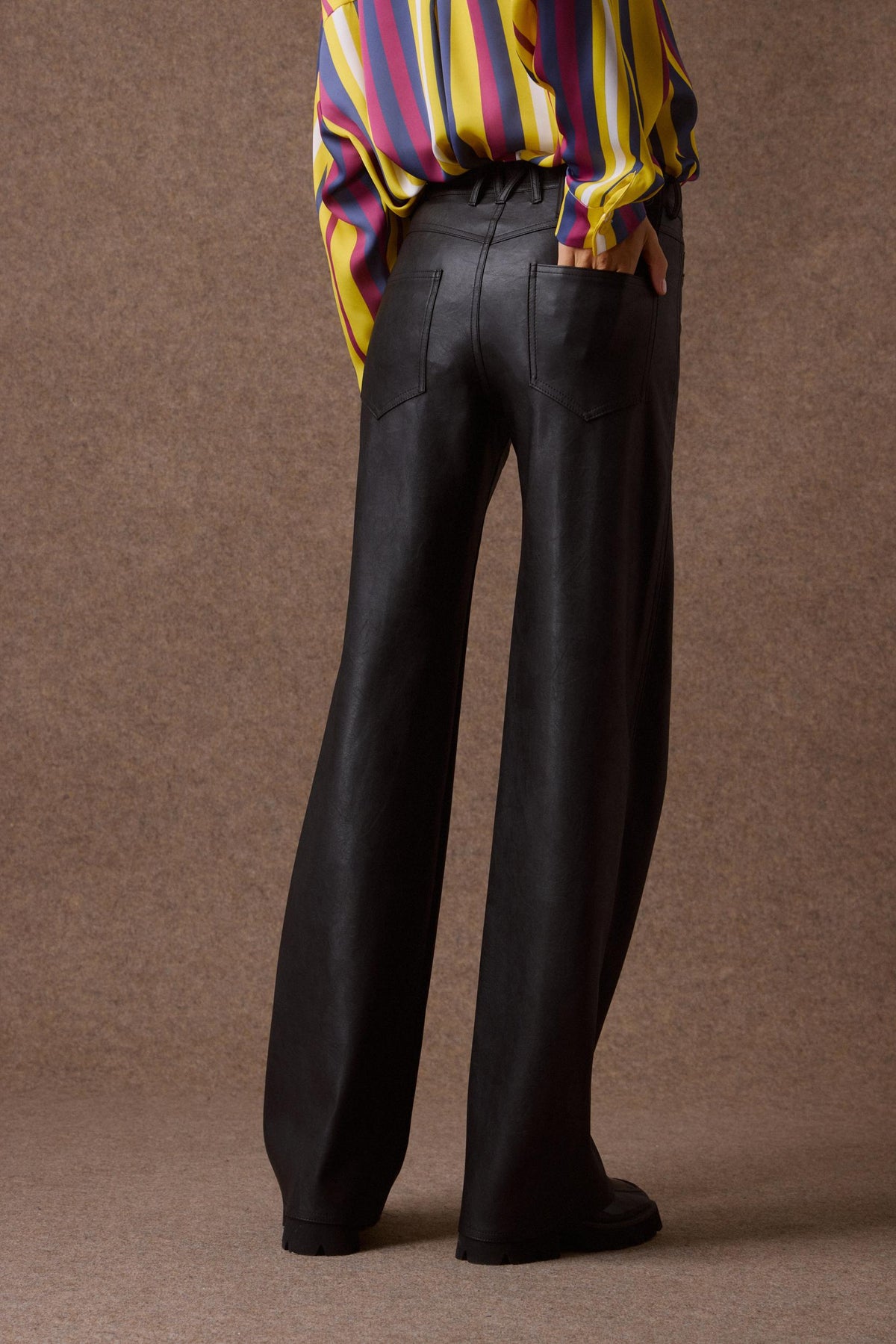 'DIONE' ΠΑΝΤΕΛΟΝΙ ΜΕ ΥΦΗ LEATHER-LOOK (BLACK) MAMOUSH