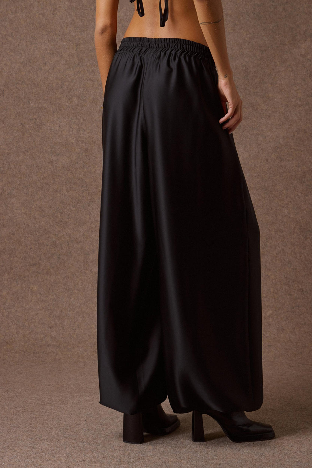 'SABRINA' ΣΑΤΕΝ ΠΑΝΤΕΛΟΝΙ ΣΑΛΒΑΡΙ (BLACK) MAMOUSH
