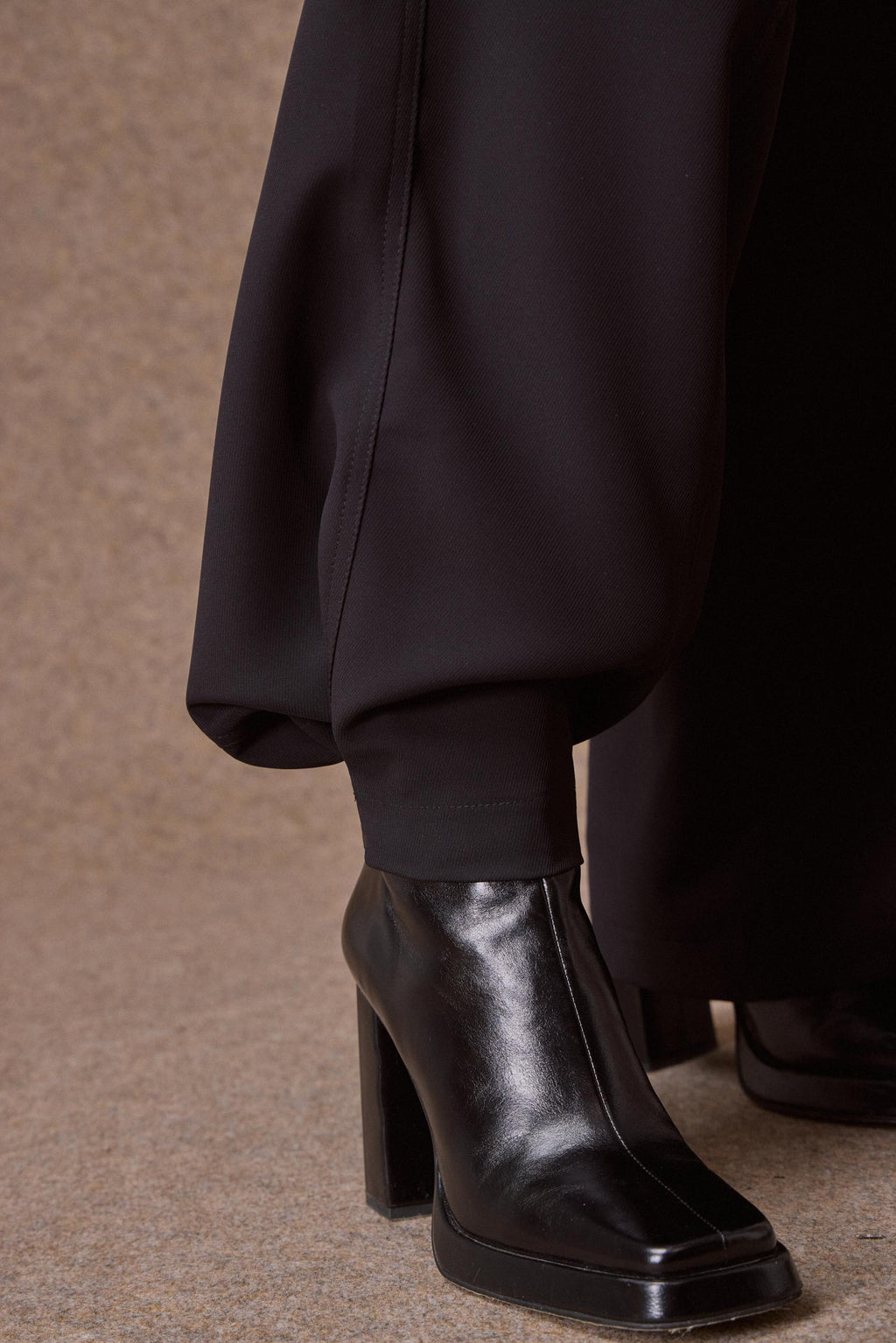 'ETTA' ΨΗΛΟΜΕΣΟ ΠΑΝΤΕΛΟΝΙ (BLACK) MAMOUSH