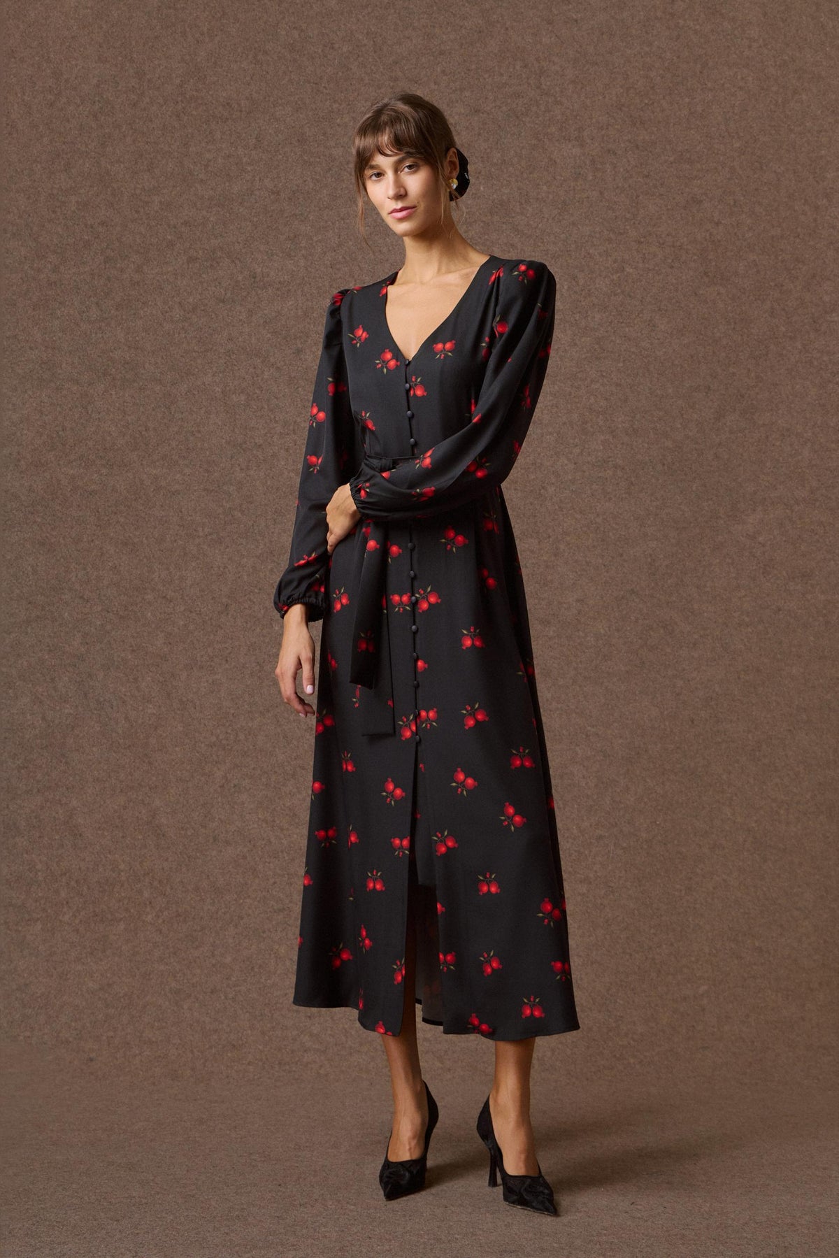 'KLELIA' ΣΕΜΙΖΙΕ ΦΟΡΕΜΑ ΜΕ ΤΥΠΩΜΑ ΡΟΔΙΑ (BLACK) MAMOUSH