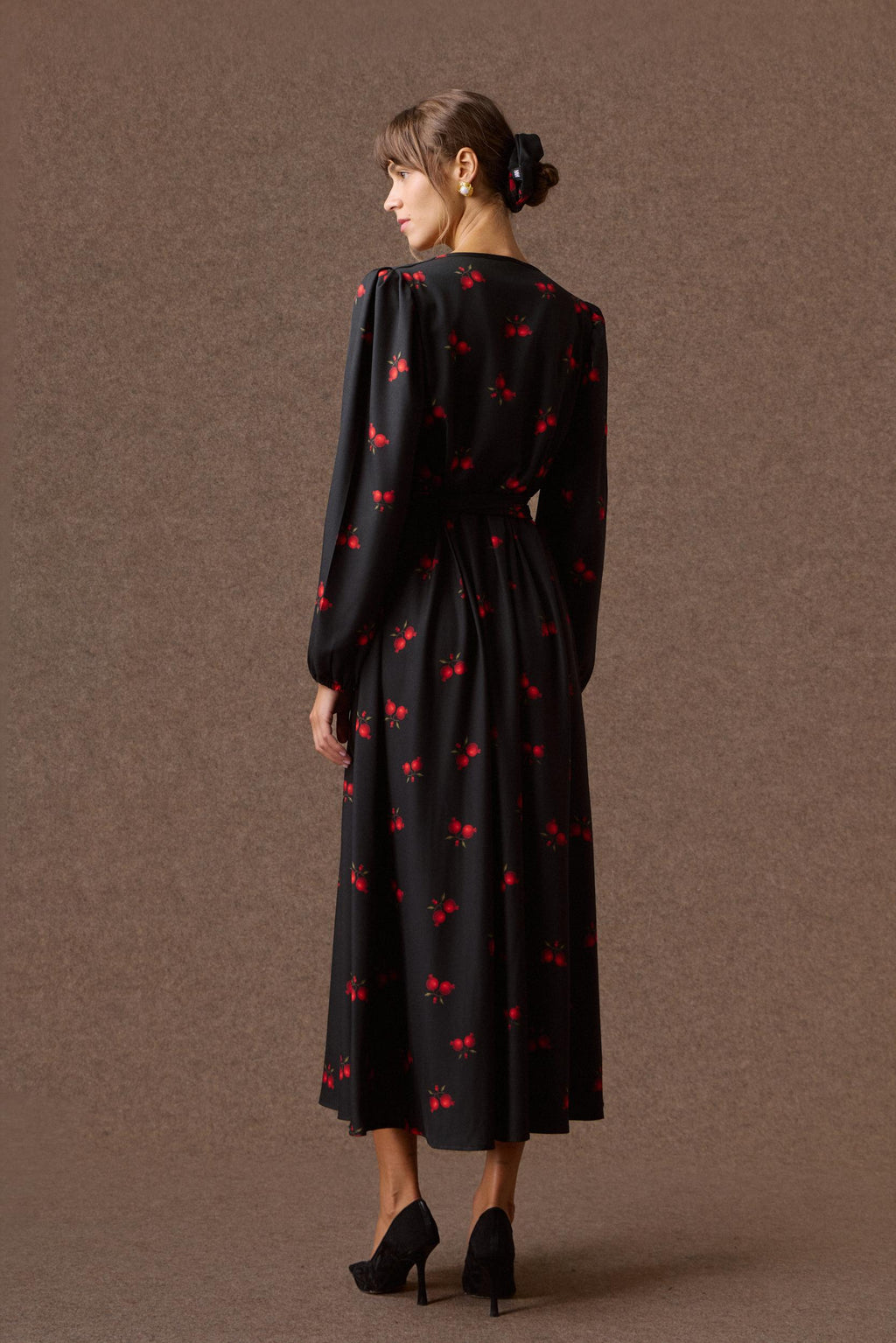 'KLELIA' ΣΕΜΙΖΙΕ ΦΟΡΕΜΑ ΜΕ ΤΥΠΩΜΑ ΡΟΔΙΑ (BLACK) MAMOUSH