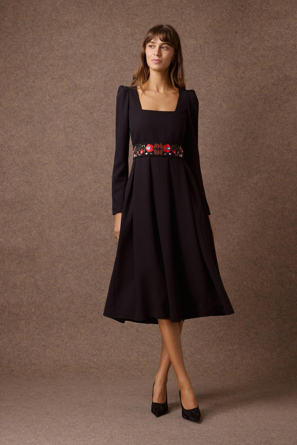 'NEFELI' ΜΙΝΤΙ ΦΟΡΕΜΑ ΜΕ ΚΕΝΤΗΜΕΝΗ ΖΩΝΗ (BLACK) MAMOUSH