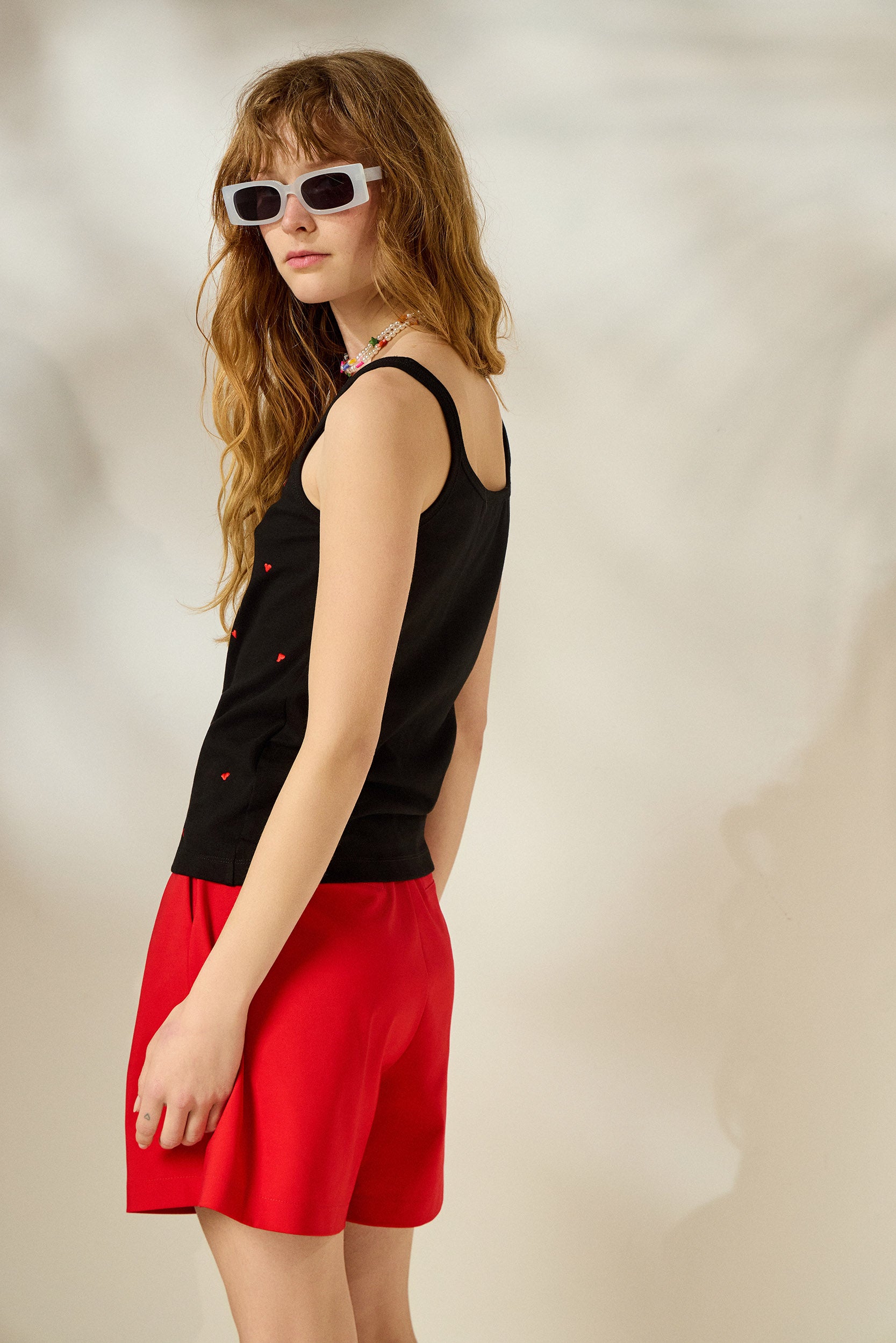'LIA' ΤΟΠ ΜΕ ΚΕΝΤΗΜΑ ΚΑΡΔΟΥΛΕΣ (BLACK) MAMOUSH