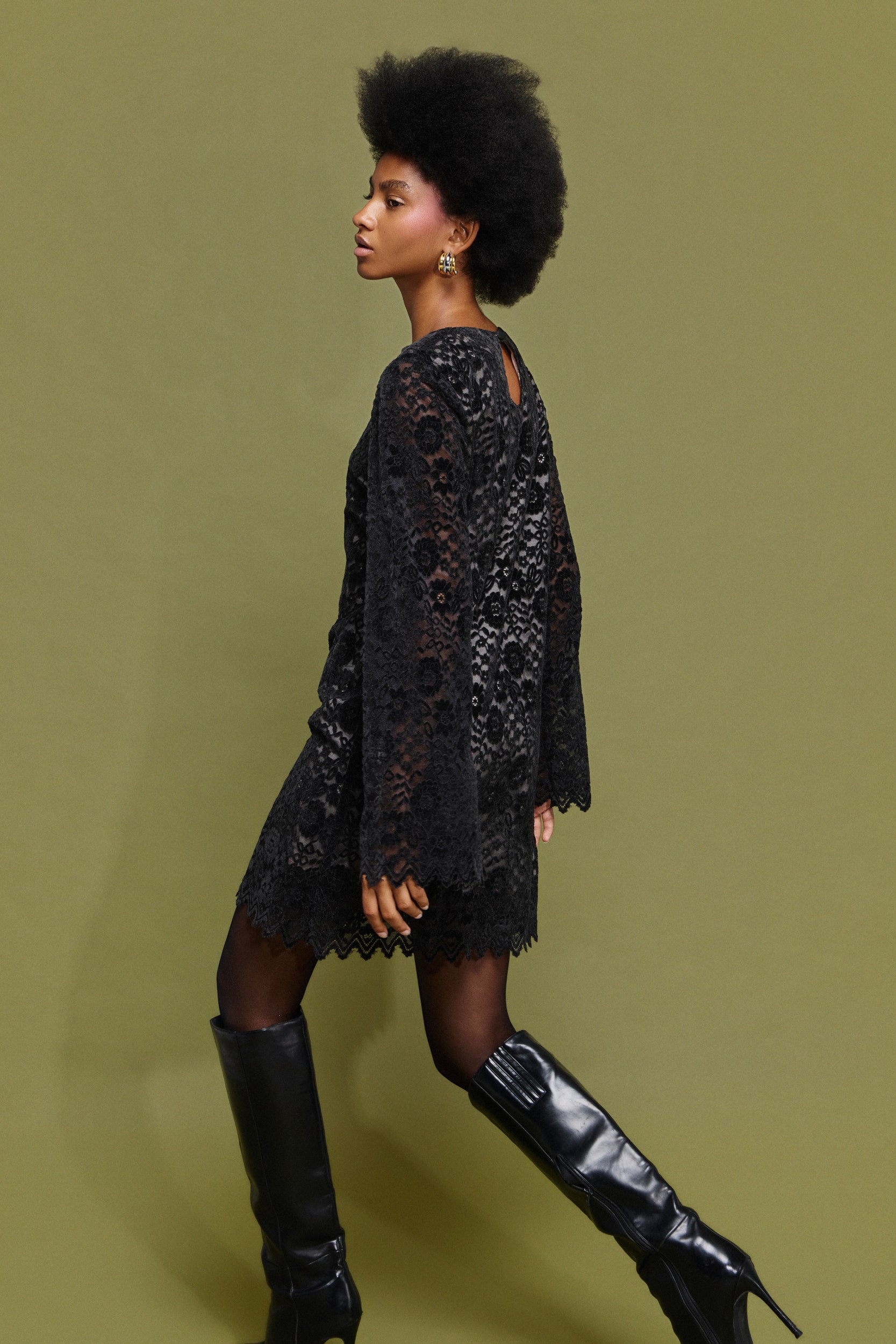 ELLIANA' ΜΙΝΙ ΦΟΡΕΜΑ ΑΠΟ ΔΑΝΤΕΛΑ ΜΕ ΒΕΛΟΥΔΟ (BLACK) MAMOUSH