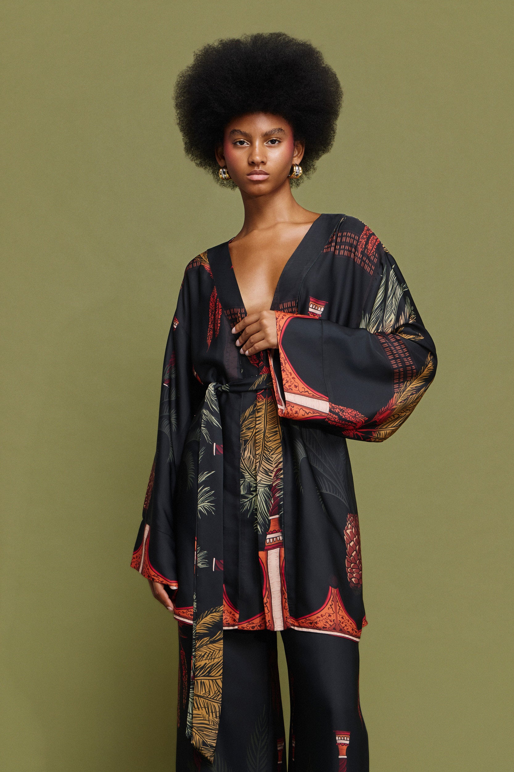 ‘TESSA’ ΚΟΝΤΟ ΚΙΜΟΝΟ (BLACK PALM TREE) MAMOUSH