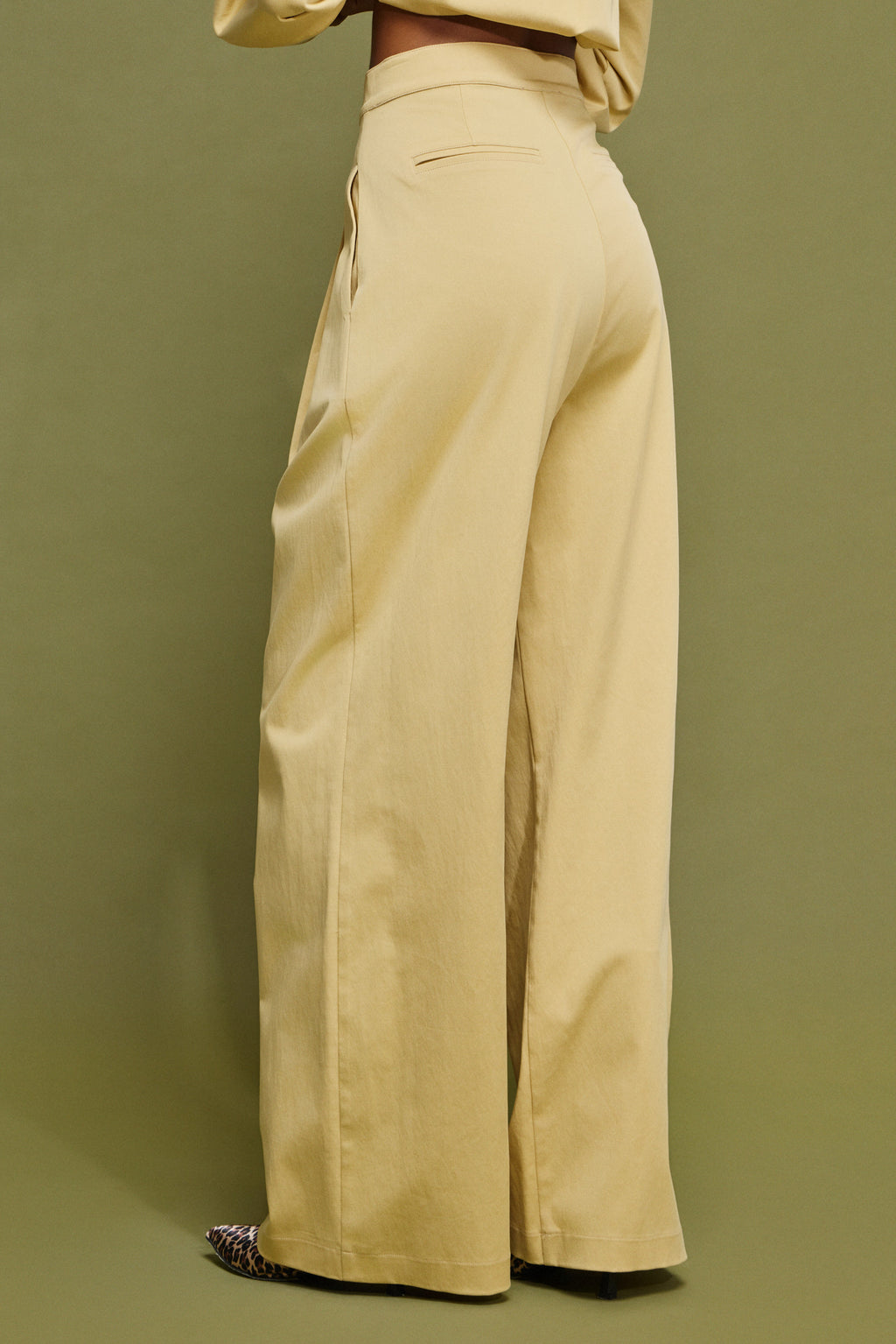 ‘DAISY’ ΠΑΝΤΕΛΟΝΑ ΜΕ ΚΟΥΦΟΠΙΕΤΕΣ (BUTTER YELLOW) MAMOUSH