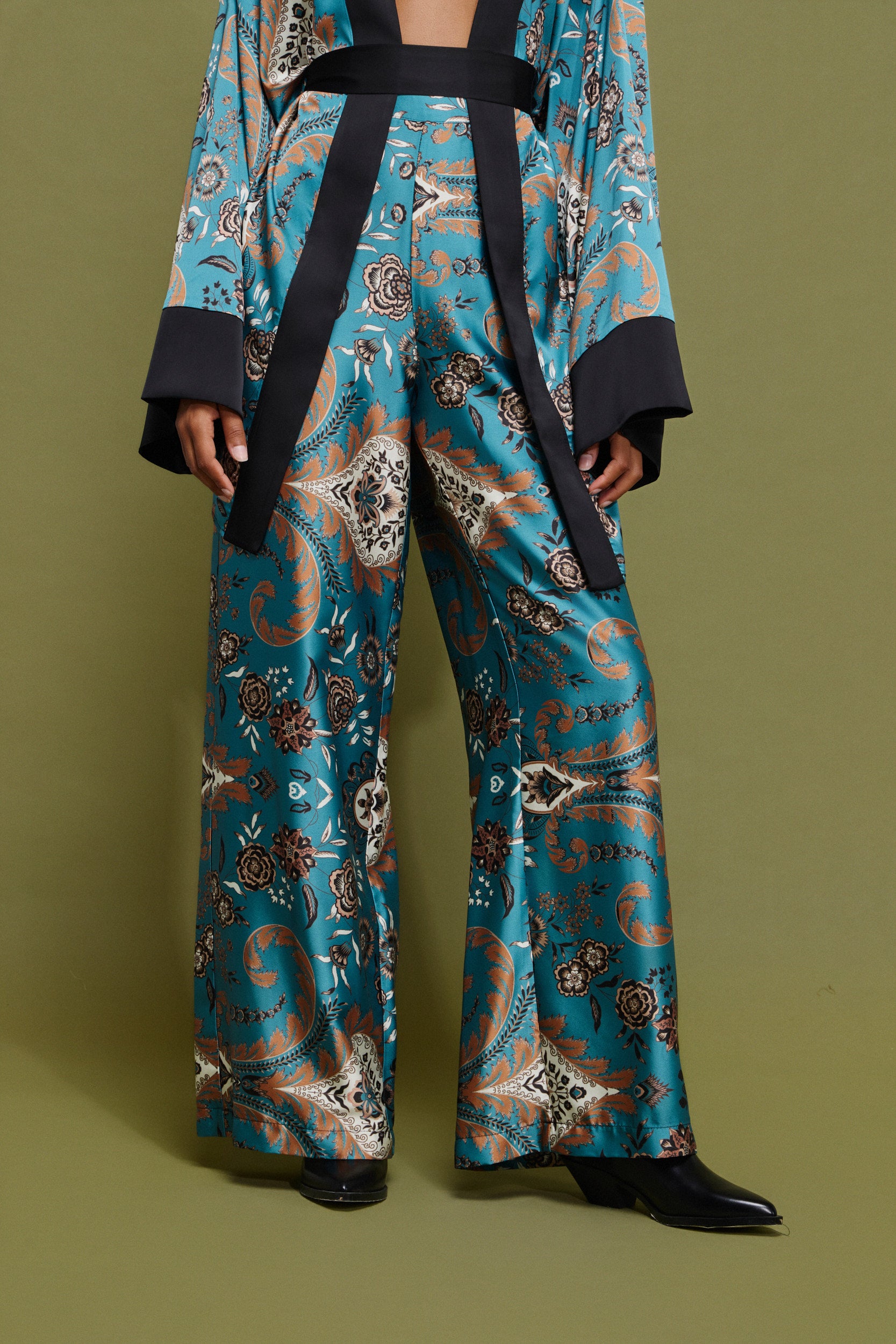 ‘SOFIA’ ΕΜΠΡΙΜΕ ΠΑΝΤΕΛΟΝΑ (PETROL) MAMOUSH