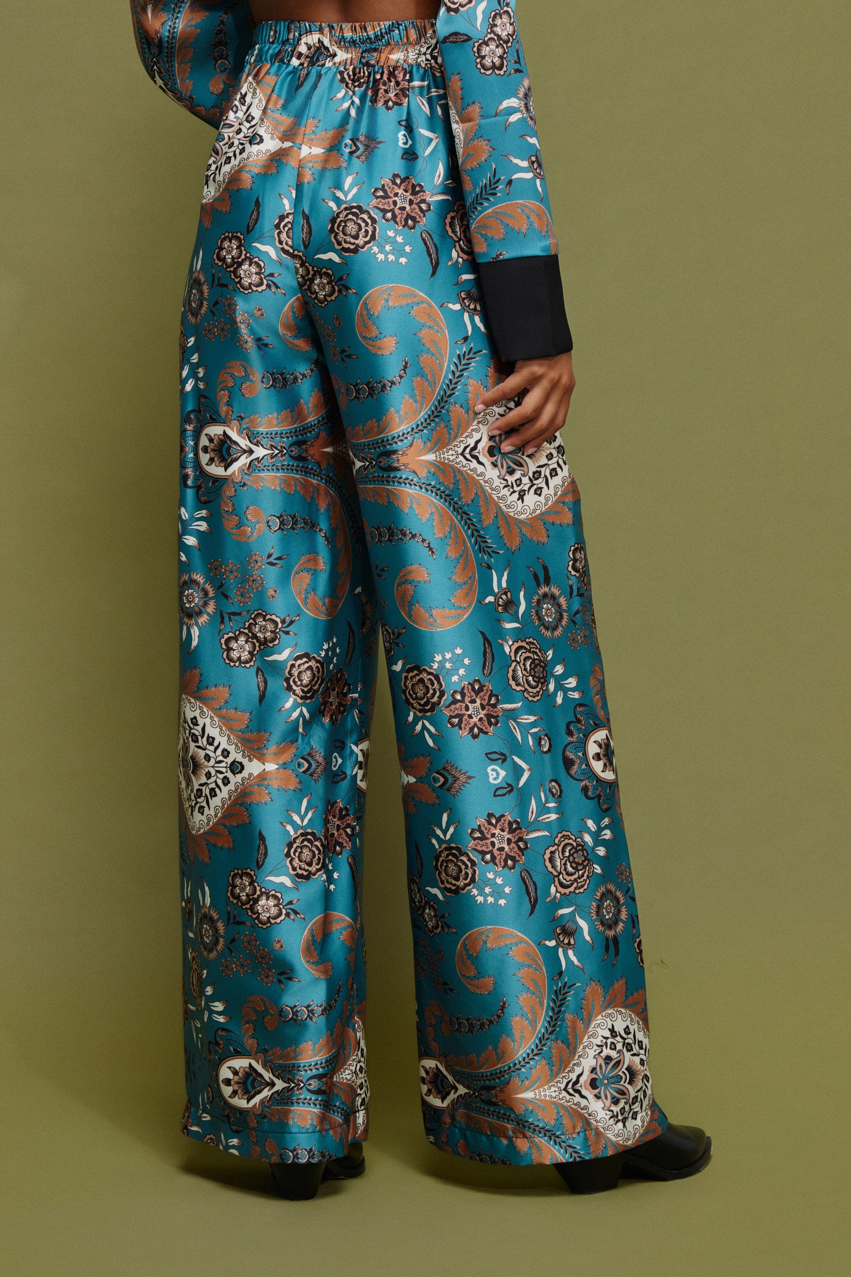 ‘SOFIA’ ΕΜΠΡΙΜΕ ΠΑΝΤΕΛΟΝΑ (PETROL) MAMOUSH