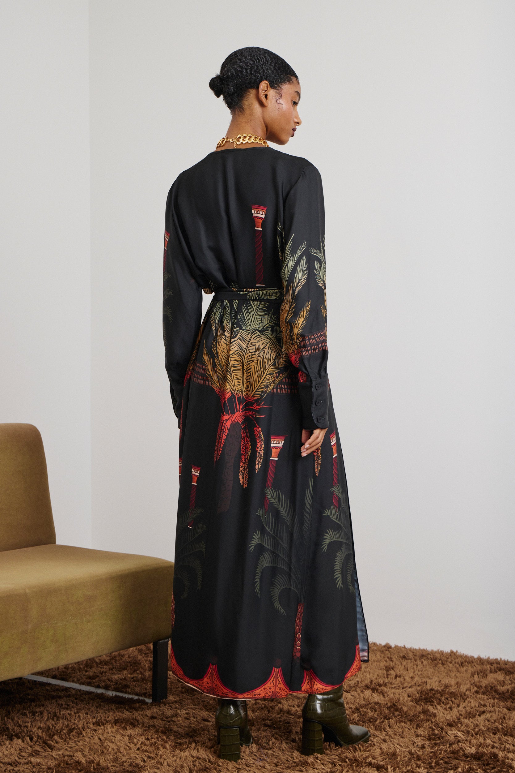 EMMA' ΚΡΟΥΑΖΕ ΦΟΡΕΜΑ (BLACK PALM TREE) MAMOUSH