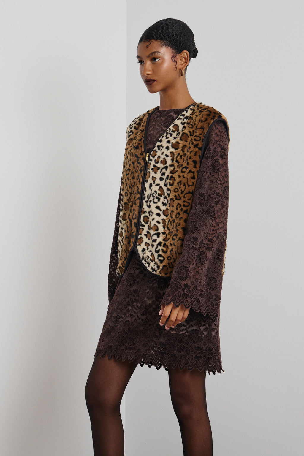 ELLIANA' ΜΙΝΙ ΦΟΡΕΜΑ ΑΠΟ ΔΑΝΤΕΛΑ ΜΕ ΒΕΛΟΥΔΟ (CHOCOLA) MAMOUSH