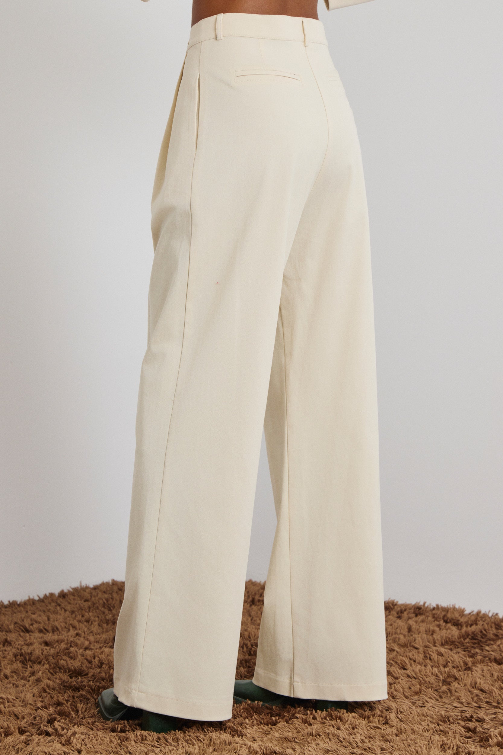 ‘DAISY’ ΠΑΝΤΕΛΟΝΑ ΜΕ ΚΟΥΦΟΠΙΕΤΕΣ (VANILLA) MAMOUSH