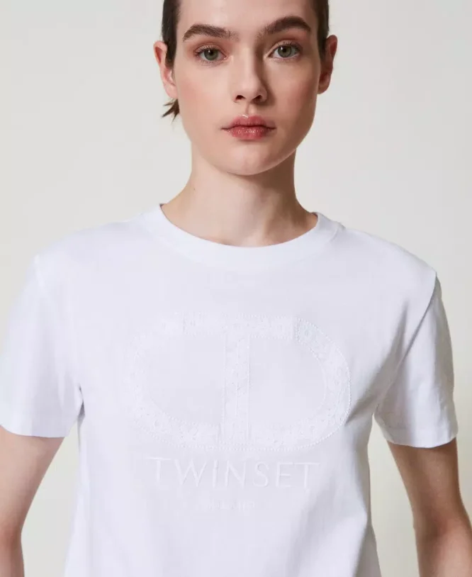 T-SHIRT ΜΕ ΚΕΝΤΗΜΕΝΟ ΟΒΑΛ Τ TWINSET ΝΕΕΣ ΑΦΙΞΕΙΣ 3